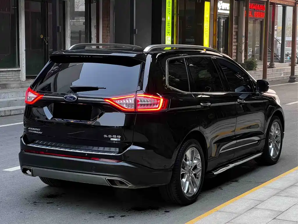 Ford Edge — миниатюра 15