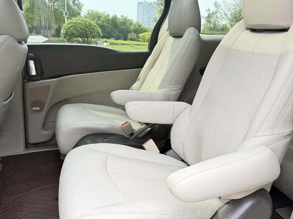 Buick GL8 2013 3.0L XT Luxury Flagship