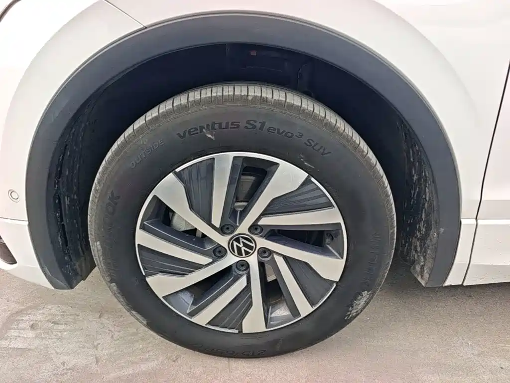 Volkswagen Tiguan L PHEV — миниатюра 23