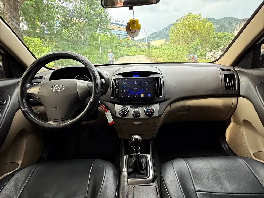 Hyundai Elantra — миниатюра 15