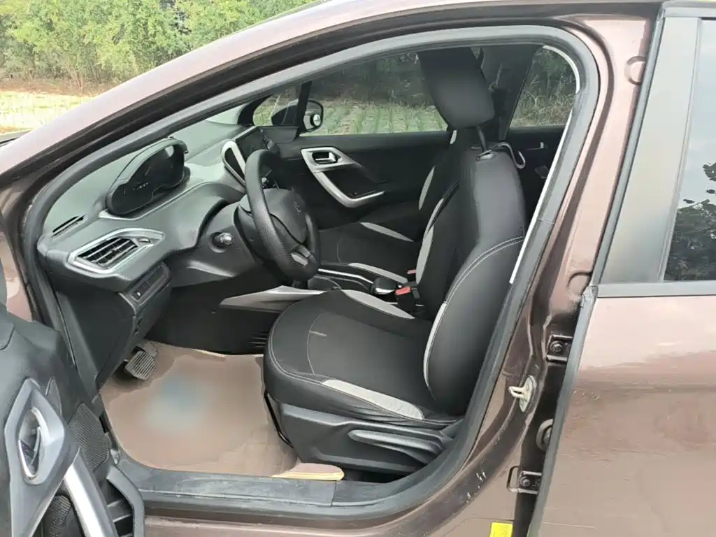 Peugeot 2008 — миниатюра 15