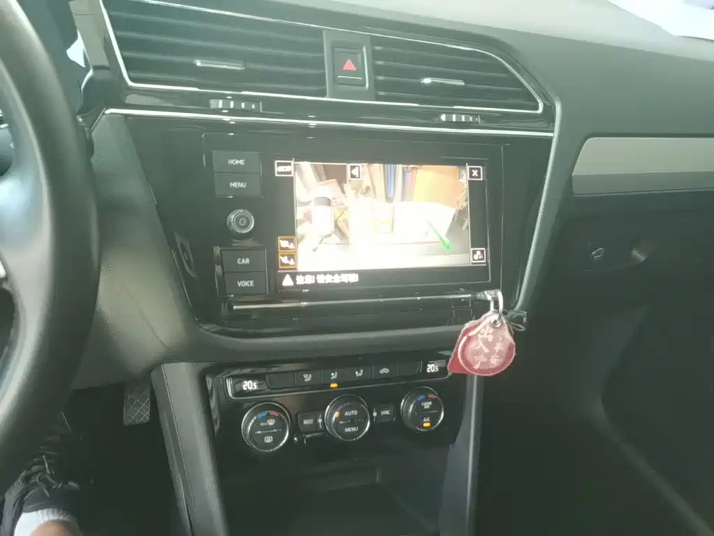 Volkswagen Tiguan L — миниатюра 13