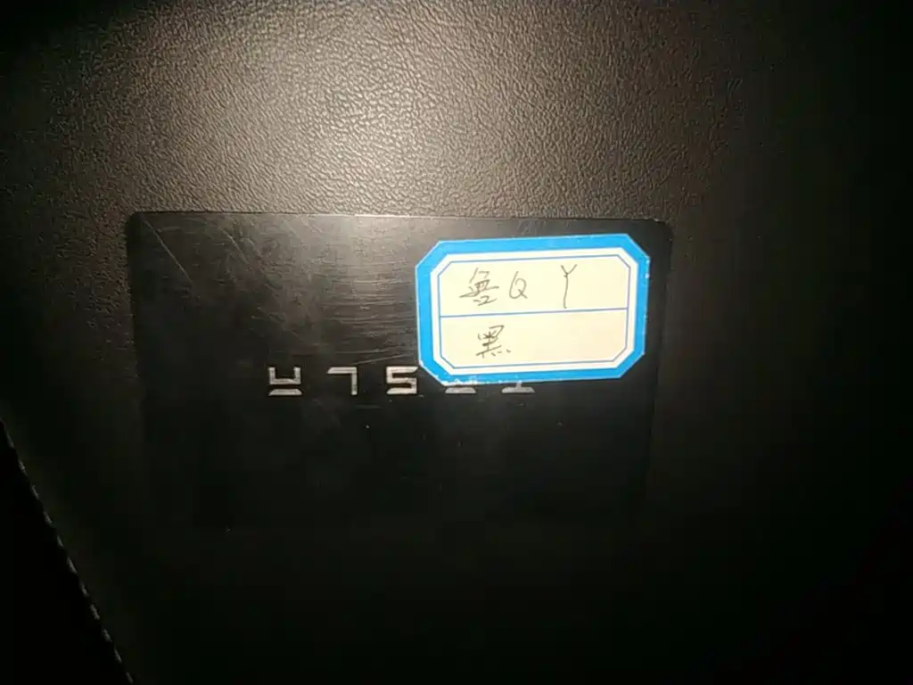 Tesla Model Y — миниатюра 9