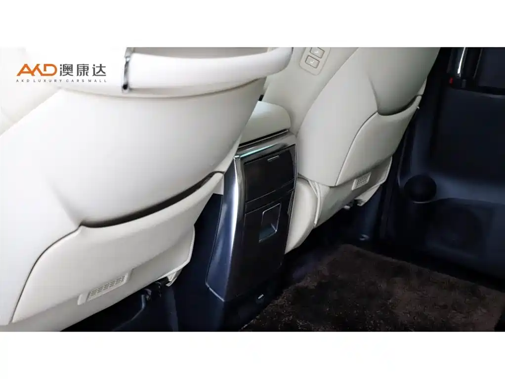 Toyota Alphard — миниатюра 10