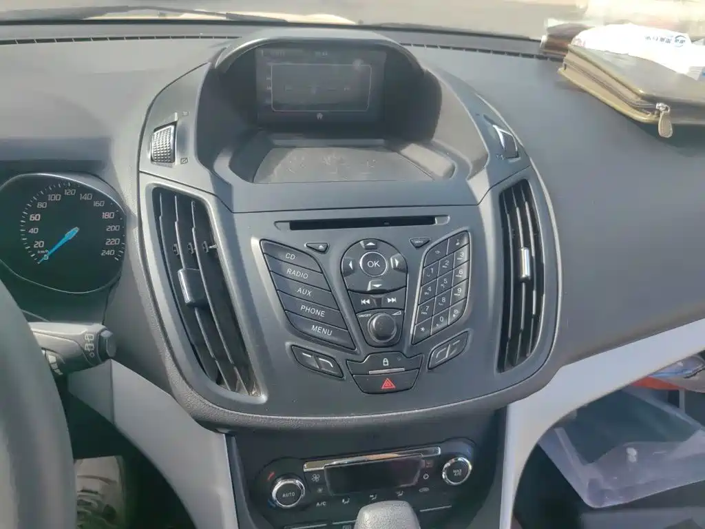 Ford Kuga — миниатюра 9