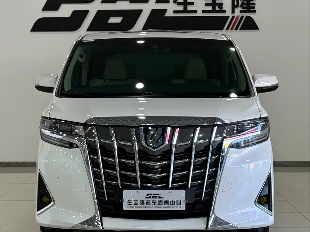 Toyota Alphard — миниатюра 2