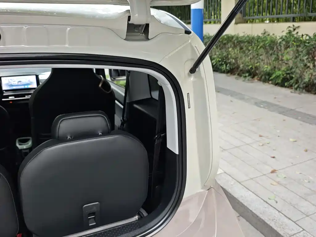 Baojun KiWi EV — миниатюра 22