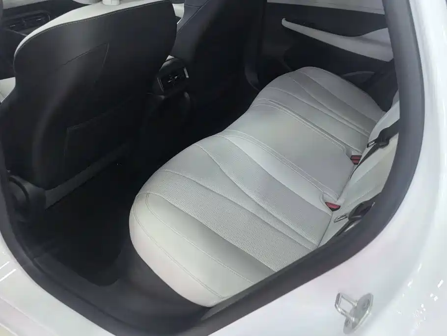 BYD Seal 05 DM-i — миниатюра 11