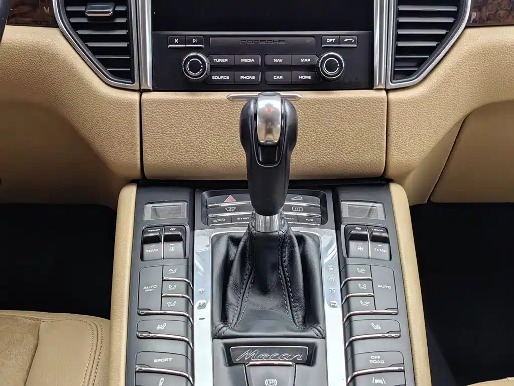 Porsche Macan — миниатюра 13