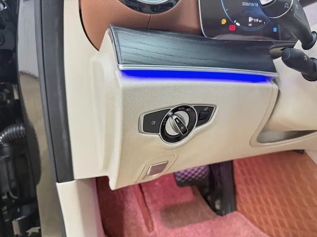 Mercedes-Benz E-Class 2022 — фото 14