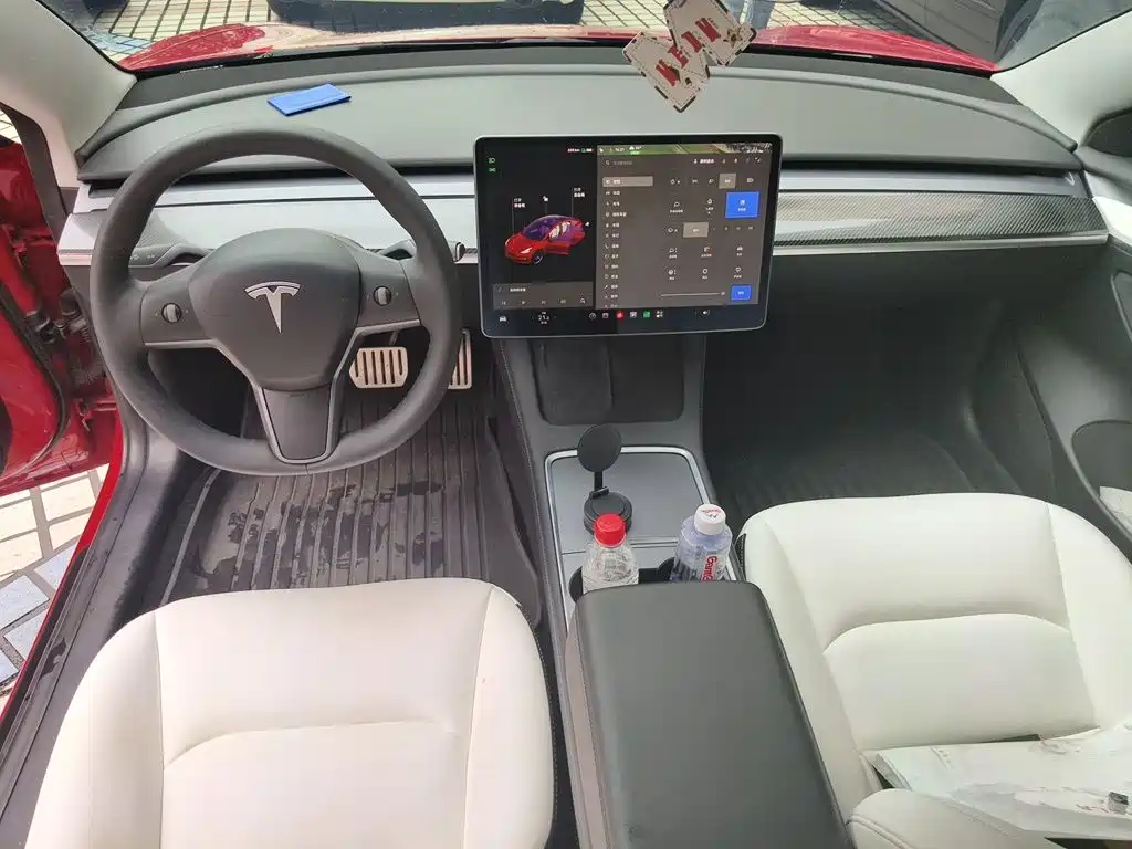 Tesla Model 3 — миниатюра 10