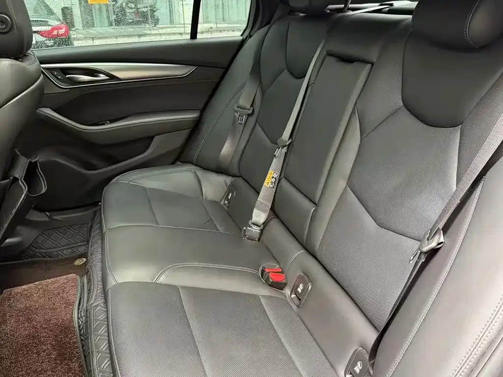 Cadillac CT5 — миниатюра 6