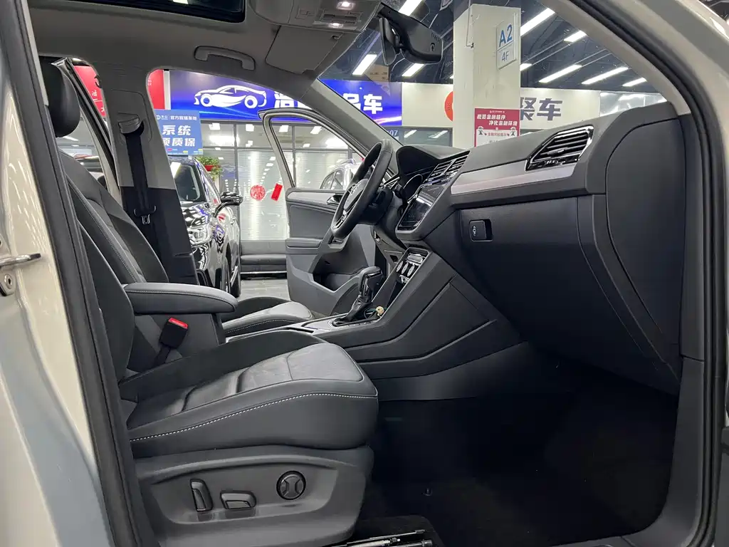 Volkswagen Tiguan L — миниатюра 17