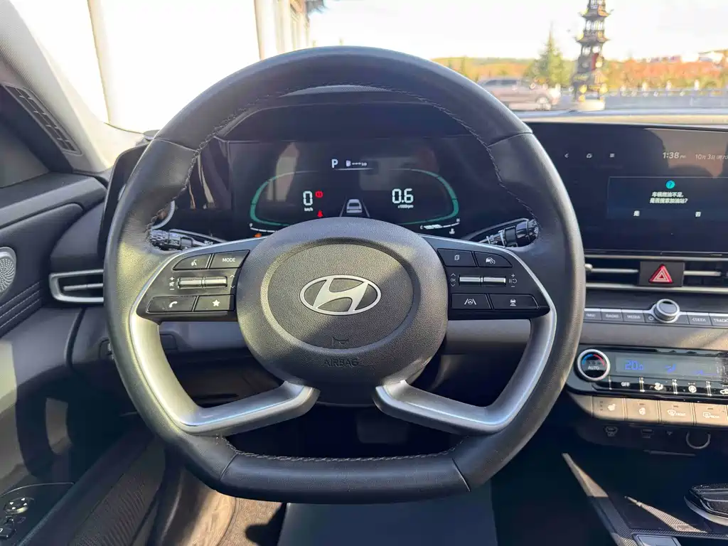 Hyundai Elantra — миниатюра 15