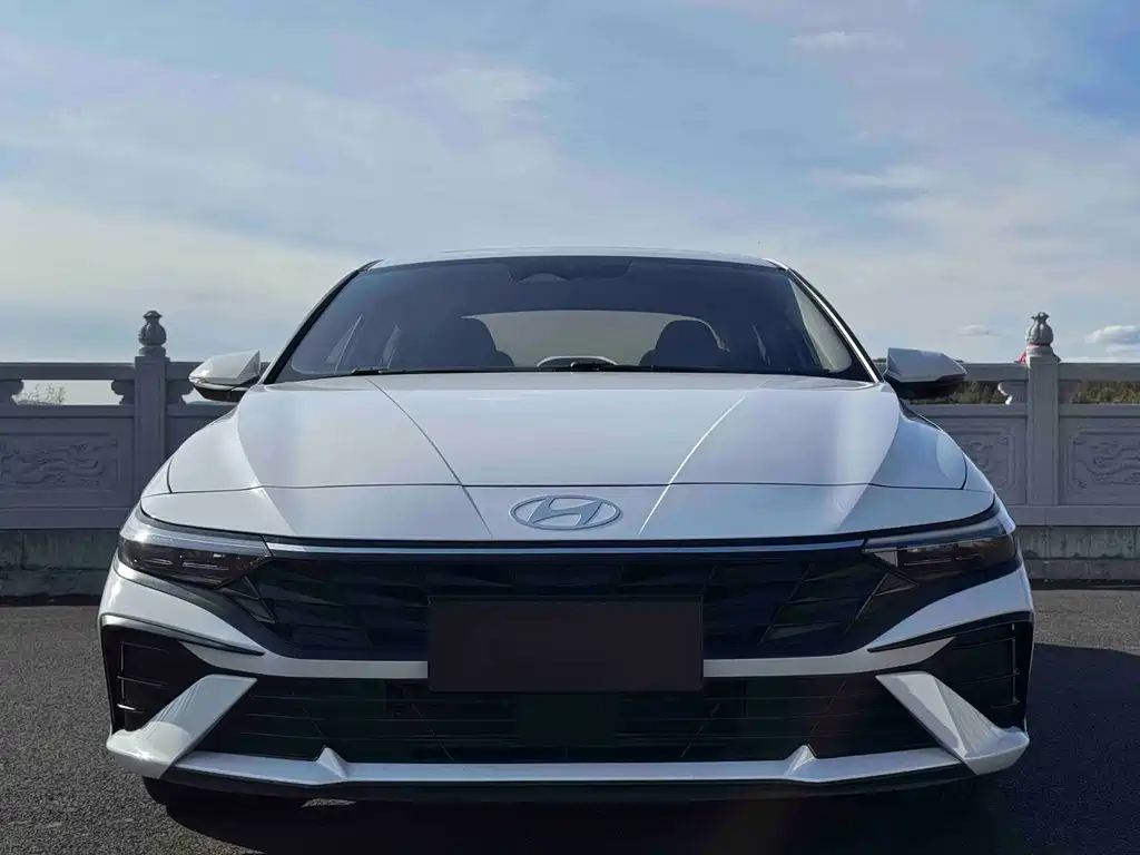Hyundai Elantra — миниатюра 2