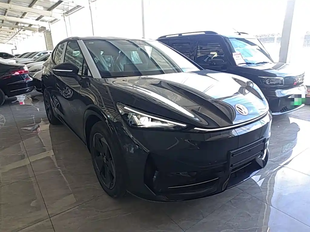 Volkswagen 06 2025 Pure