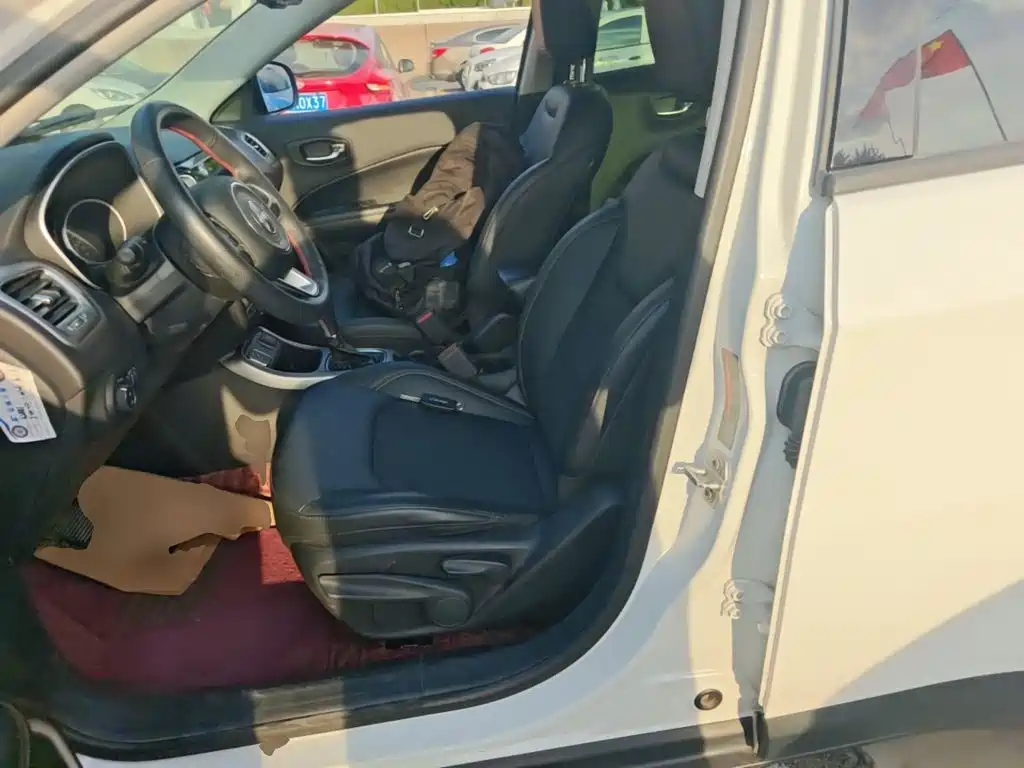 Jeep Compass — миниатюра 15