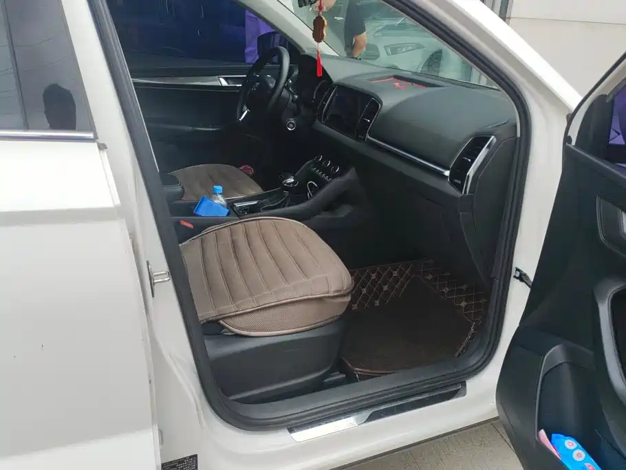 Skoda Karoq — миниатюра 8