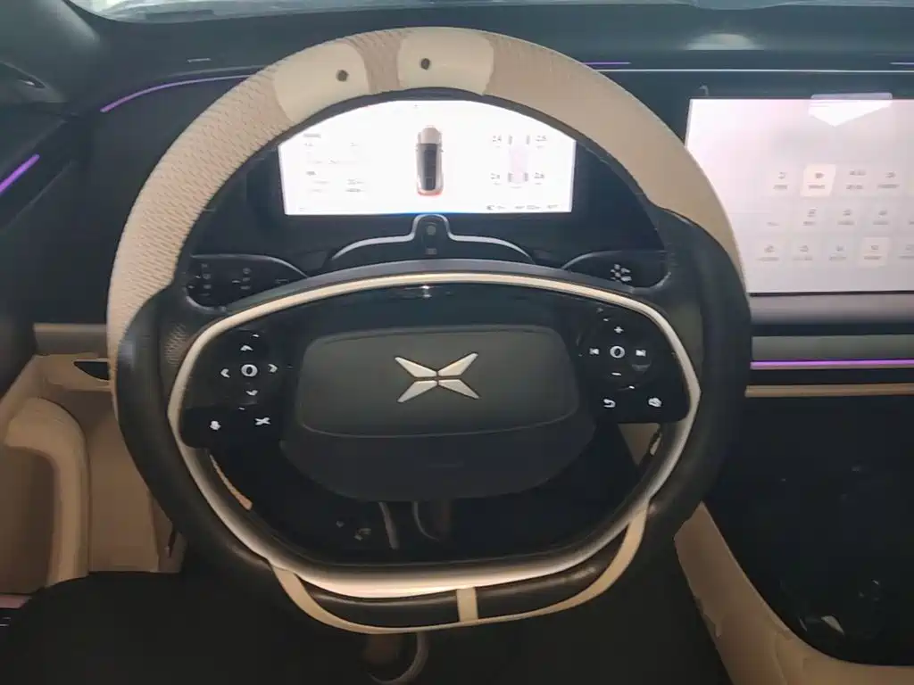 XPeng P7 — миниатюра 11