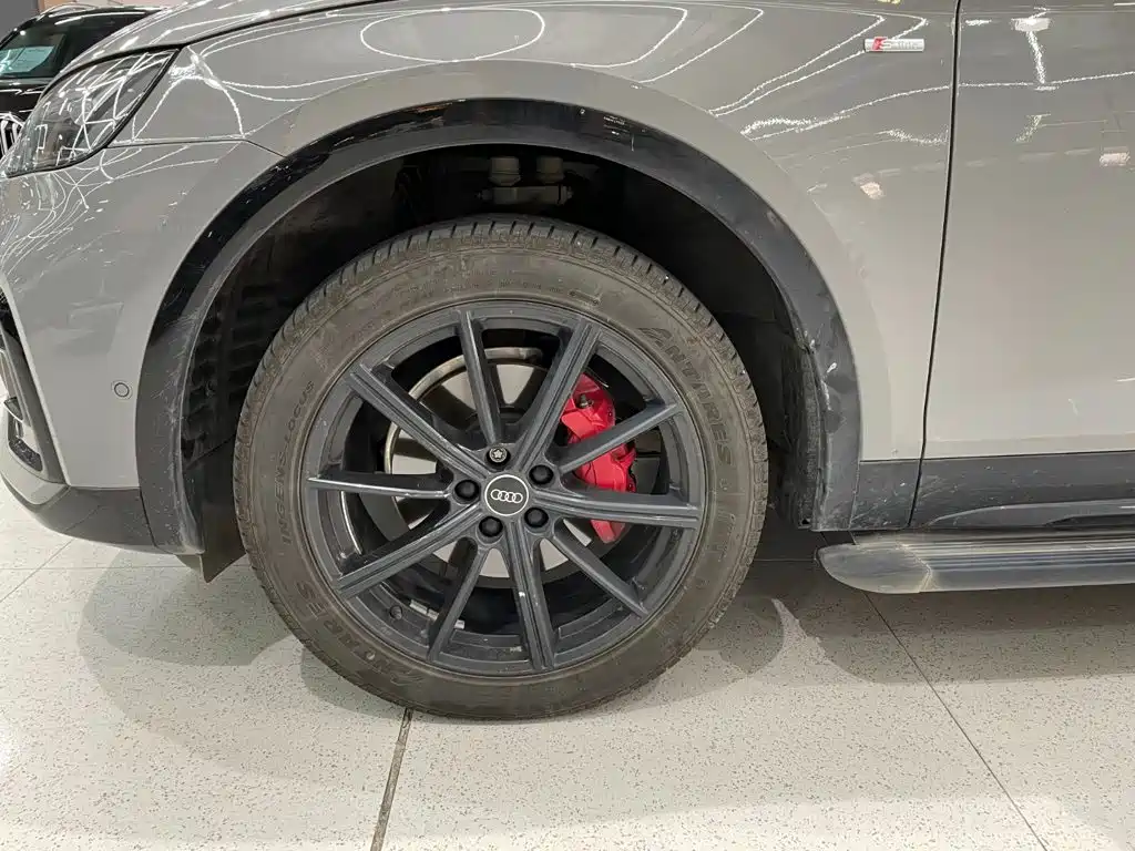 Audi Q5L Sportback — миниатюра 14