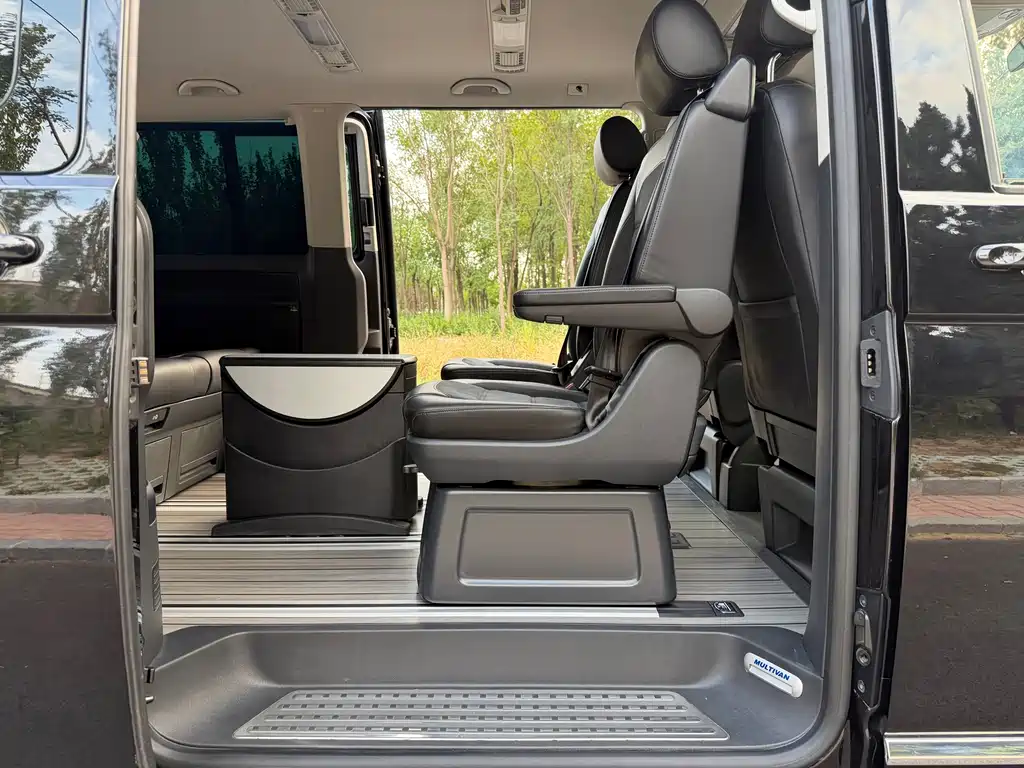 Volkswagen Multivan — миниатюра 21