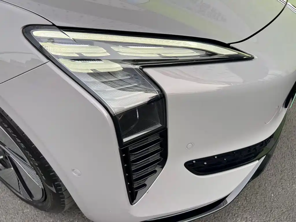 Hongqi Hongqi EH7 — миниатюра 10