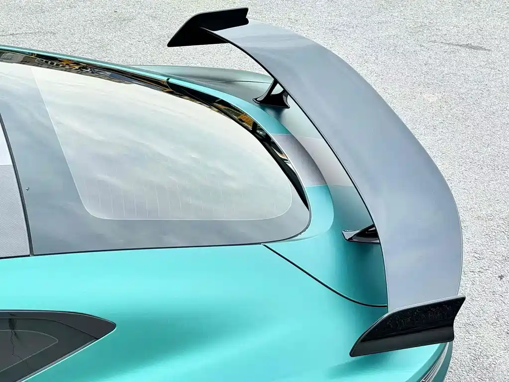 Aston Martin V8 Vantage — миниатюра 8