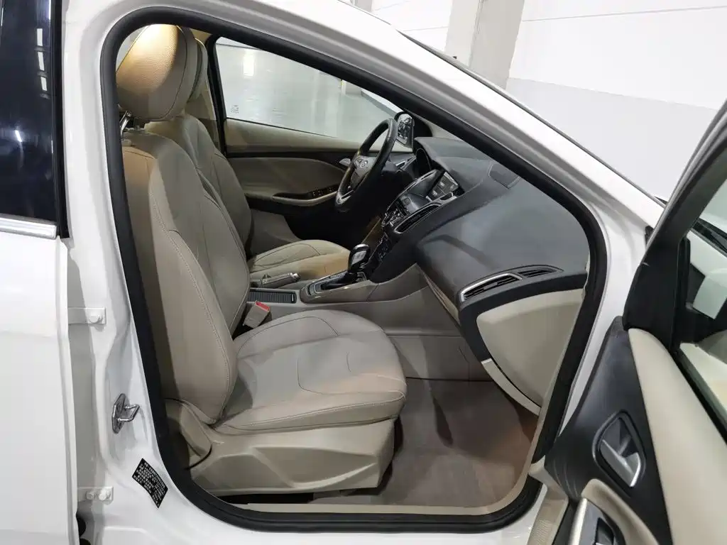 Ford Focus — миниатюра 23