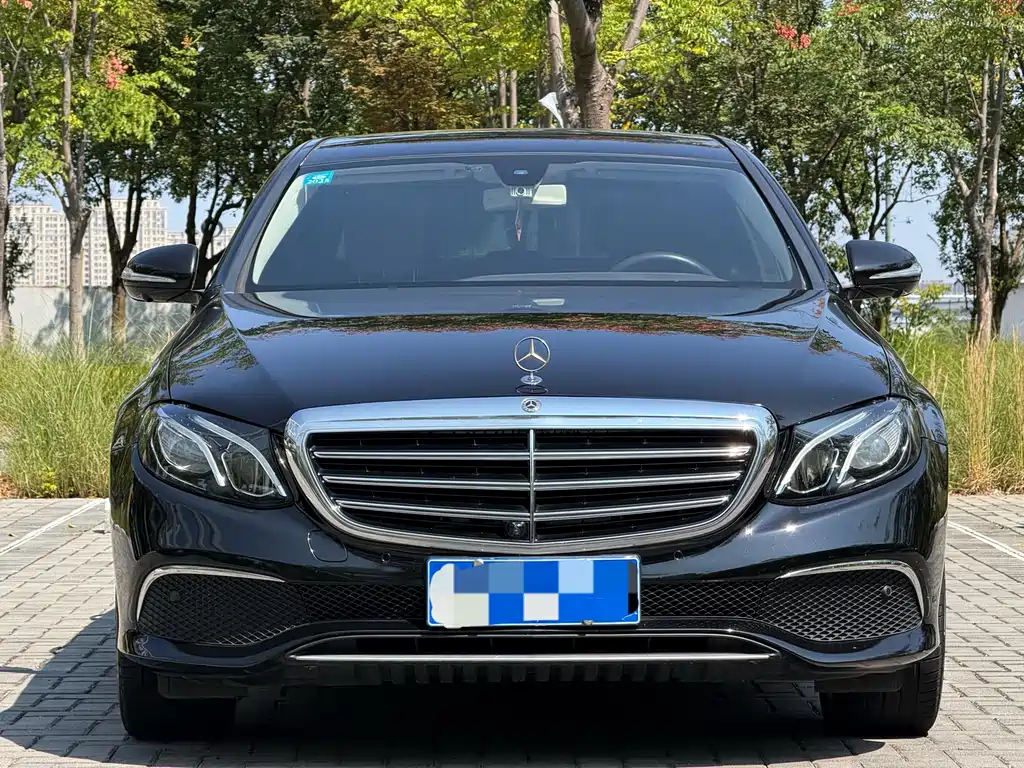 Mercedes-Benz E-Class — миниатюра 2