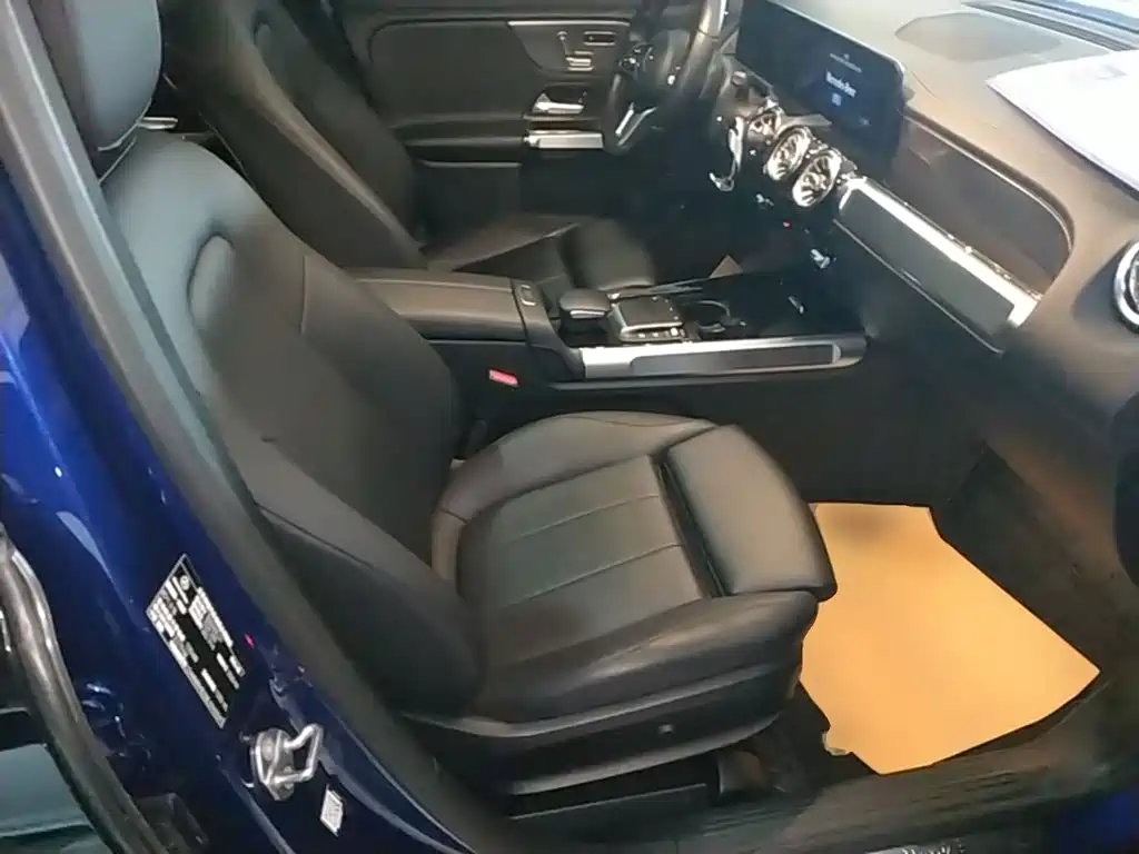 Mercedes-Benz GLB — миниатюра 25