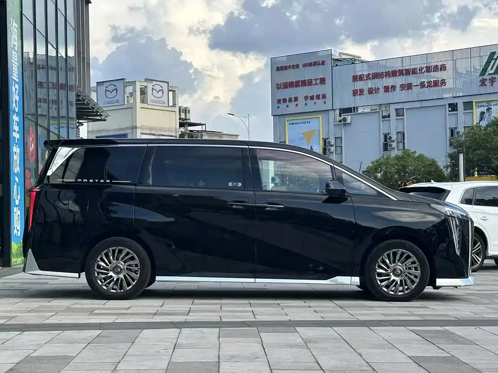 GAC TRUMPCHI M8