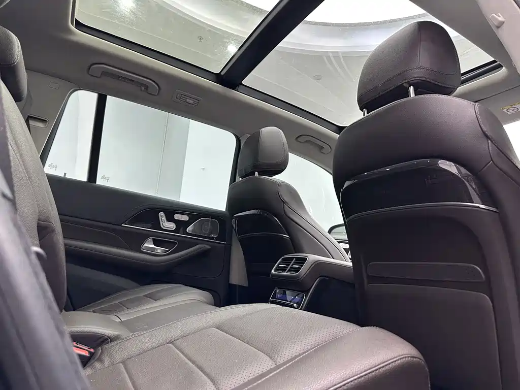 Mercedes-Benz GLS — миниатюра 16