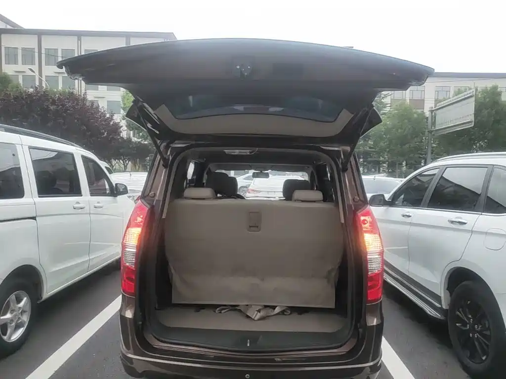 Wuling Hongguang — миниатюра 19