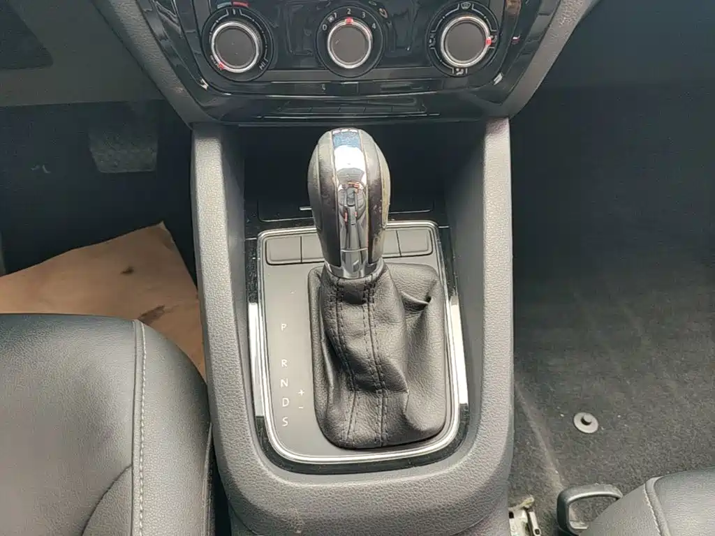 Volkswagen Sagitar — миниатюра 14