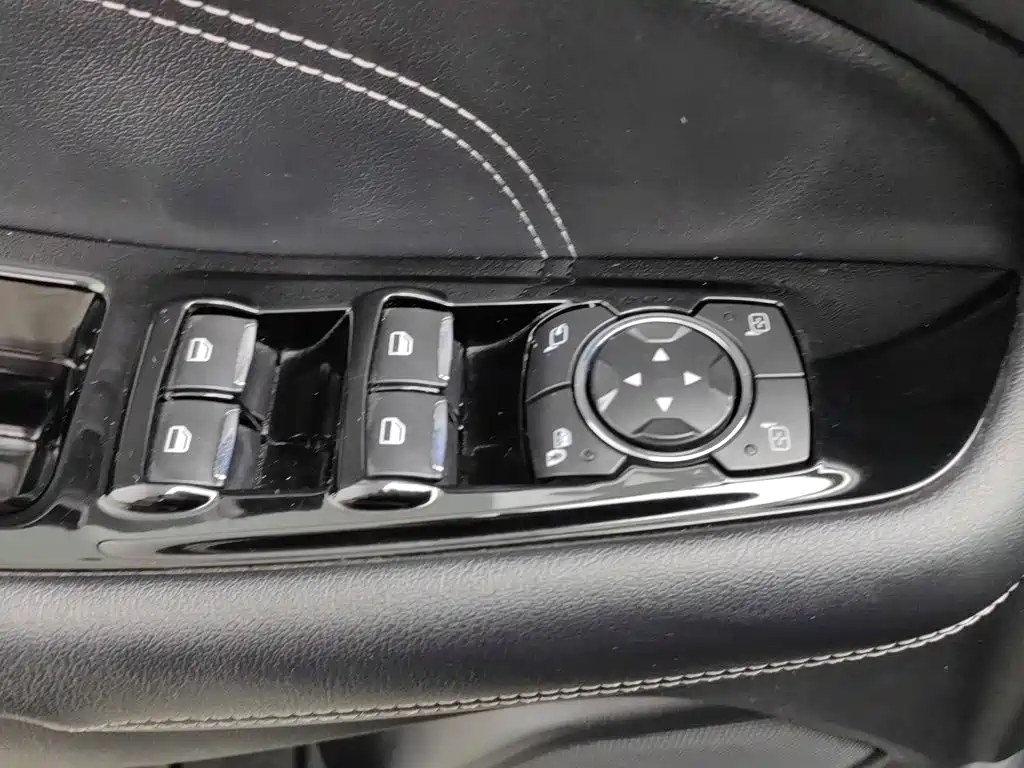 Ford Edge — миниатюра 9