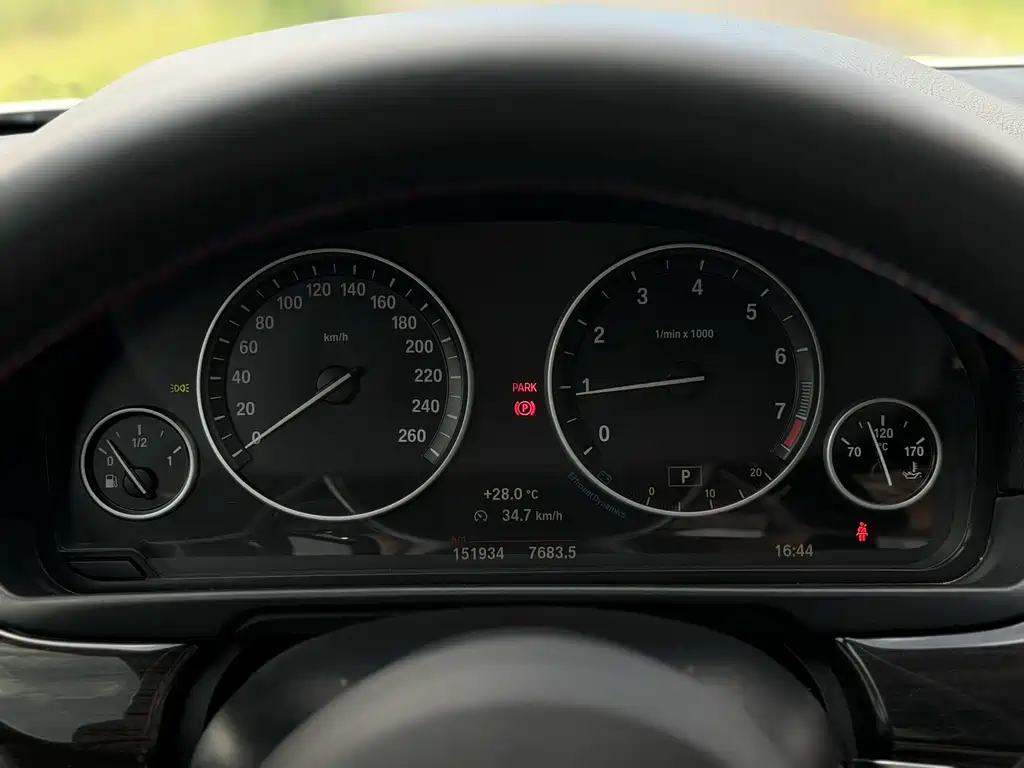 BMW 5 Series — миниатюра 29