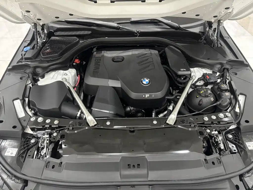BMW 5 Series — миниатюра 30