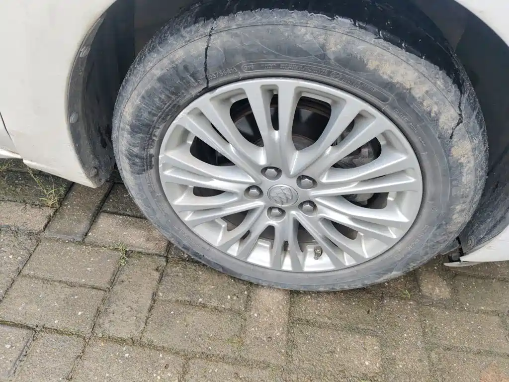 Buick Excelle — миниатюра 8
