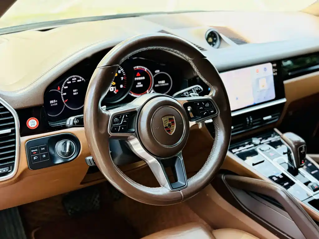 Porsche Cayenne — миниатюра 4