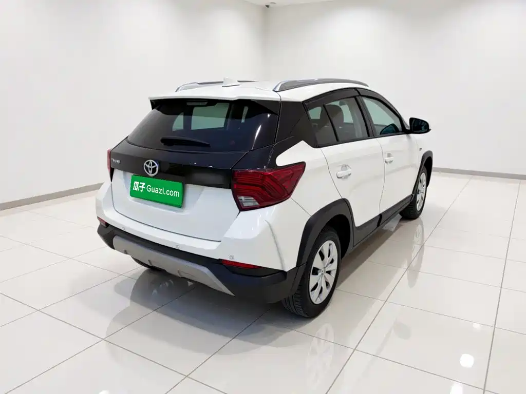 Toyota Yaris L — миниатюра 4