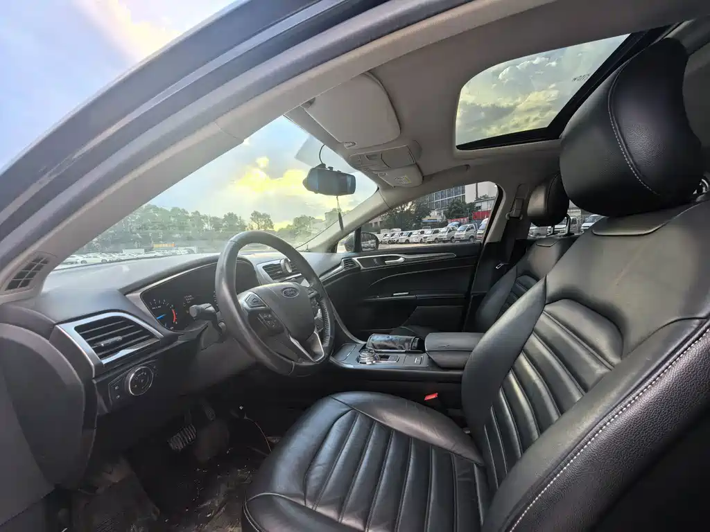 Ford Mondeo — миниатюра 9