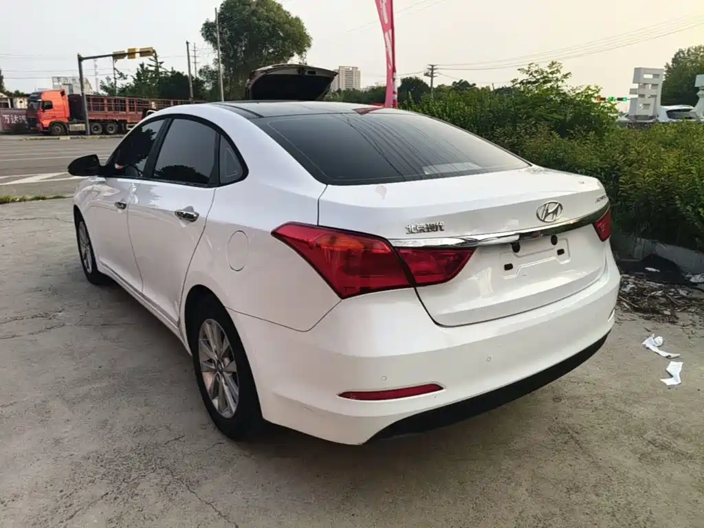 Hyundai Mistra — миниатюра 5