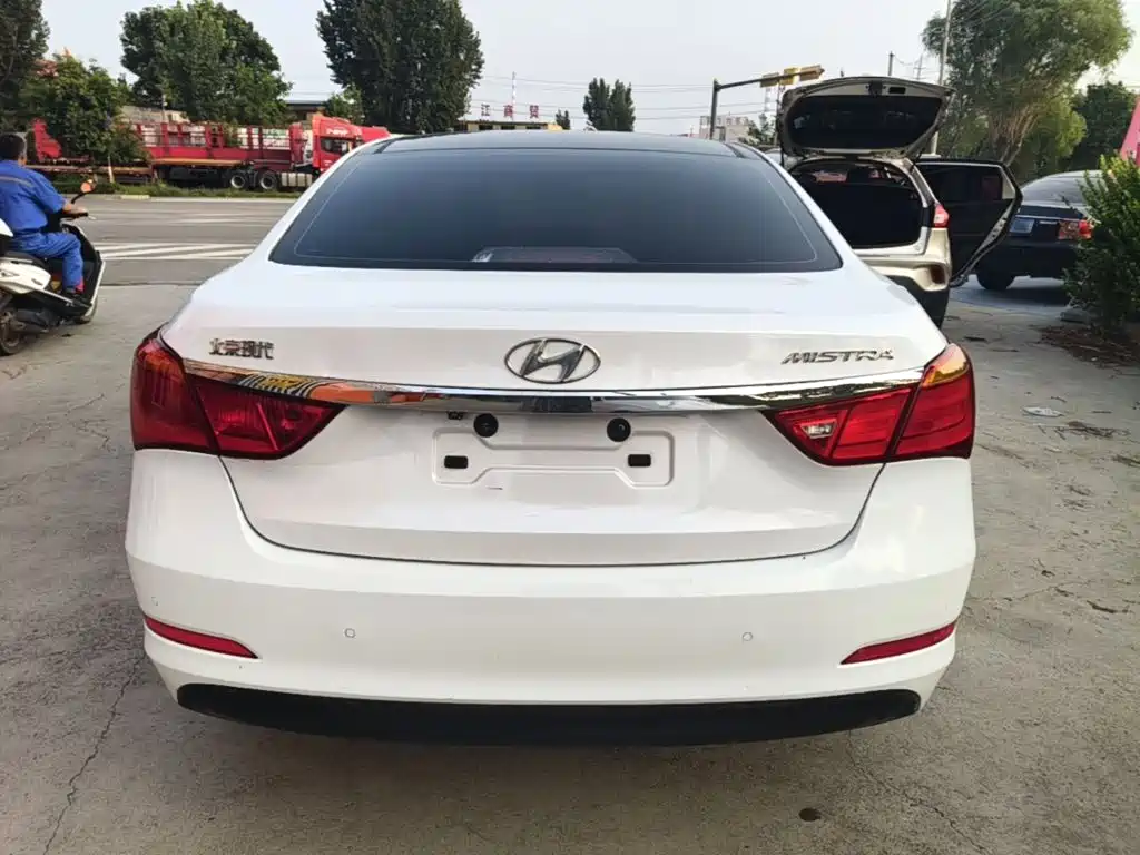 Hyundai Mistra — миниатюра 6