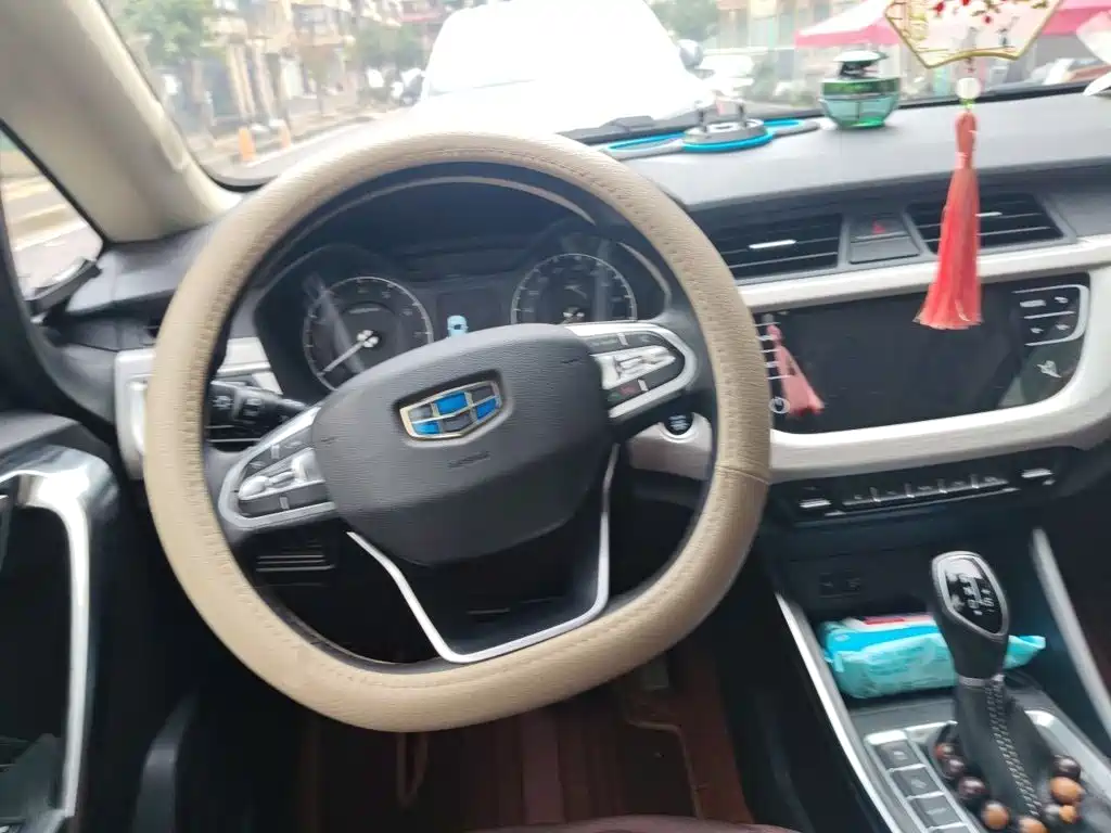 Geely Vision X3 — миниатюра 11
