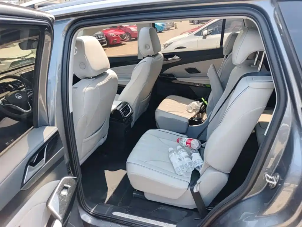 Volkswagen ID.6 X — миниатюра 17