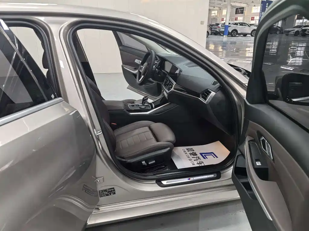 BMW 3 Series — миниатюра 10