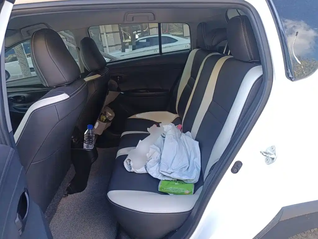 Toyota Yaris L — миниатюра 13