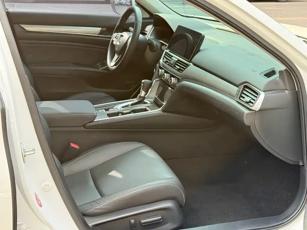 Honda Accord 2022 260TURBO Luxury