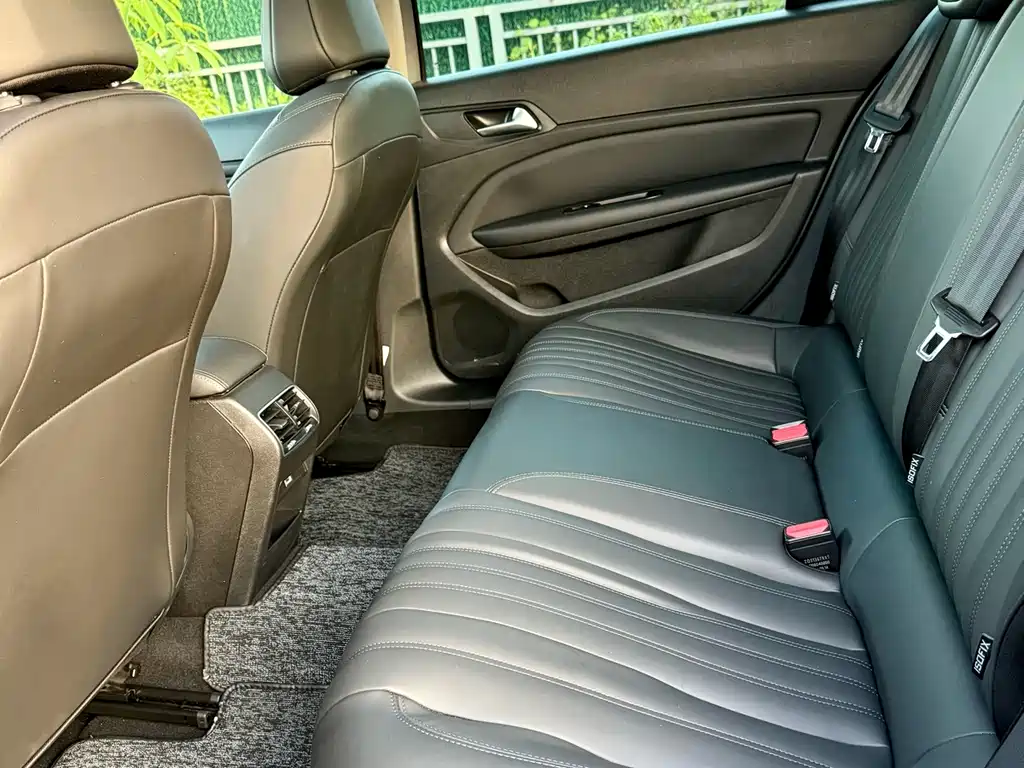Peugeot 408 — миниатюра 13