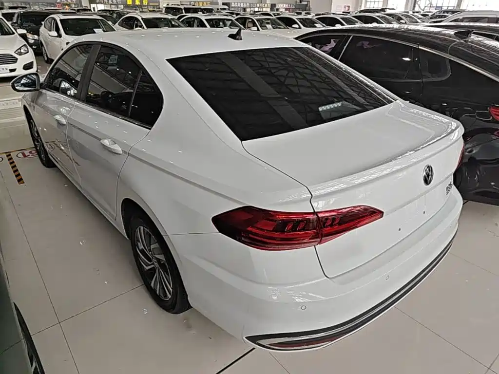 Volkswagen Bora 2025 200TSI DSG